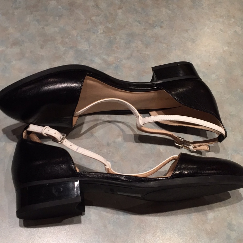 Nine West black and white flats - Picture 3 of 6